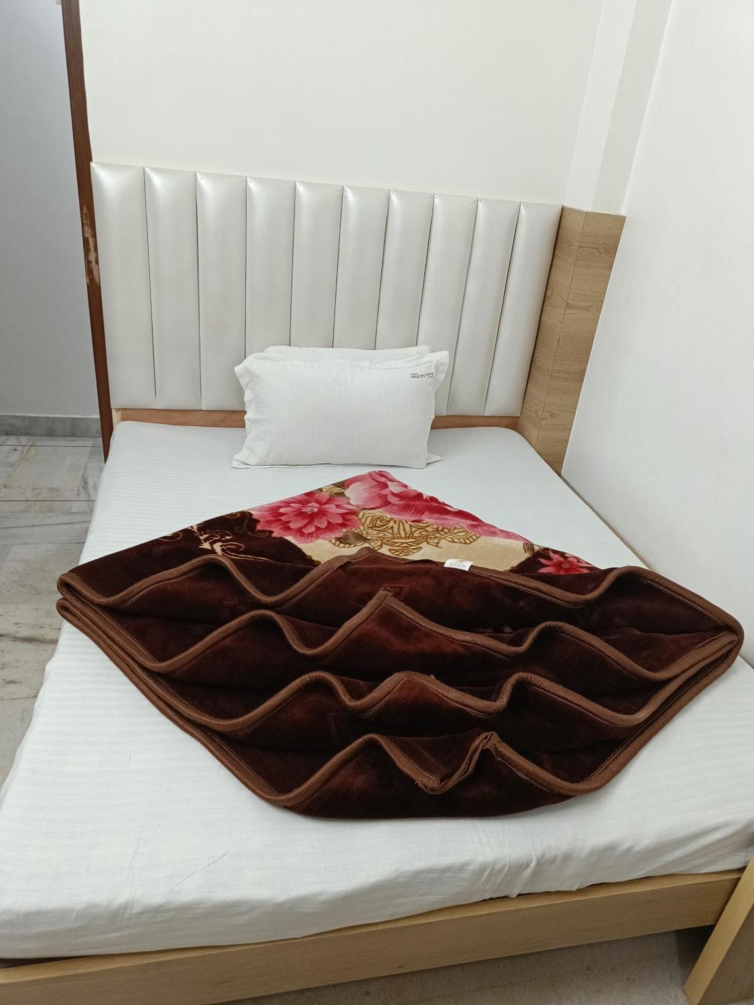 Hotel Family Shree Sai Dham New Delhi