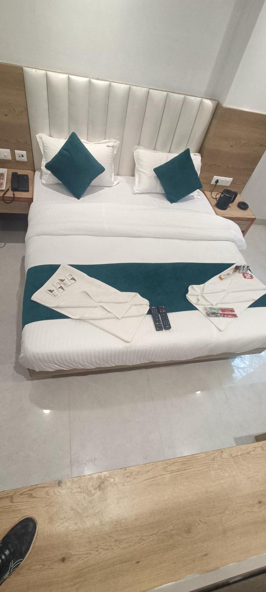Hotel Family Shree Sai Dham New Delhi
