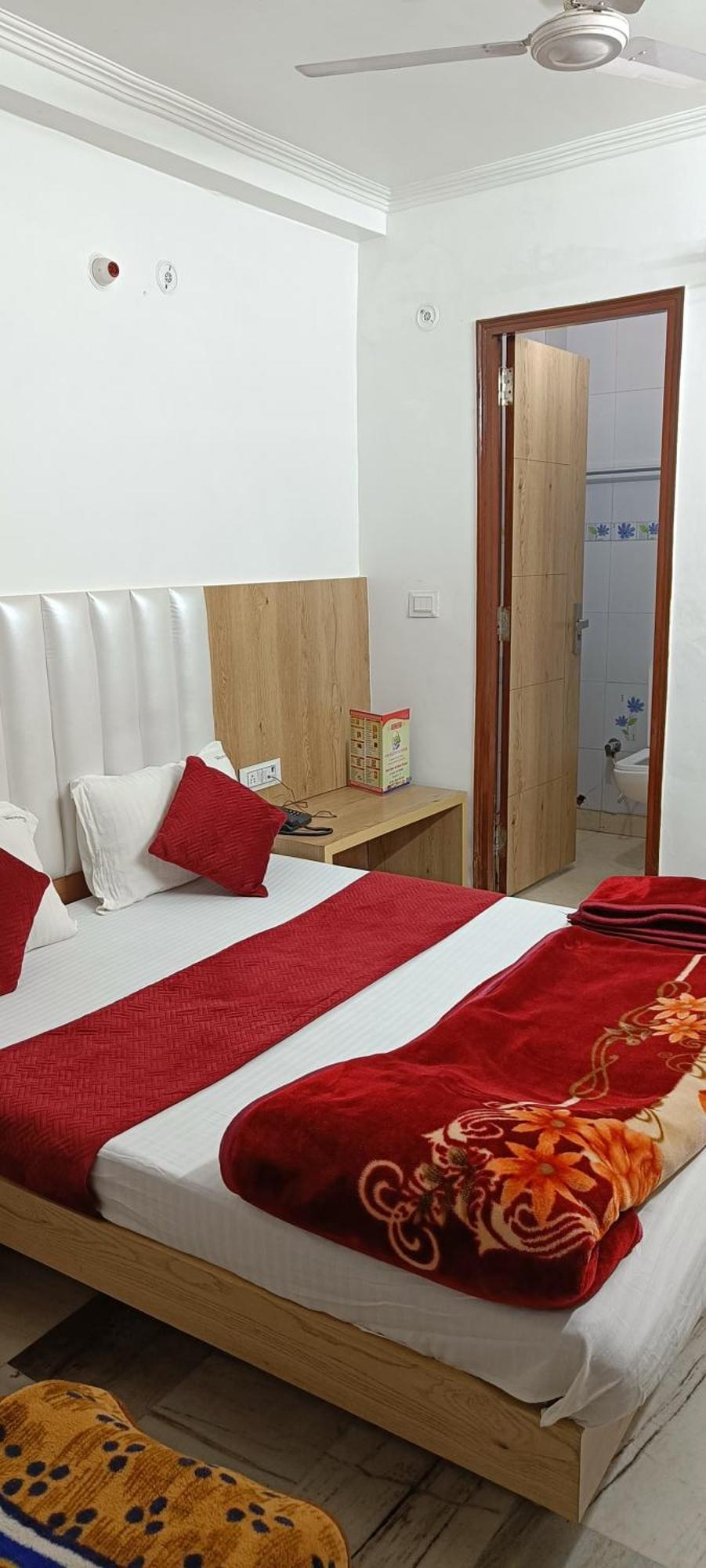Hotel Family Shree Sai Dham New Delhi